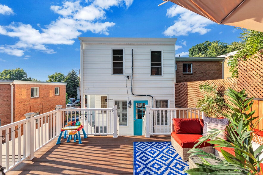 Private Oasis in the backyard - 4909 Fitch Pl NE