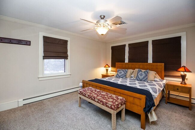 Building Photo - 2 Bedroom + Office, 3 Bath in Old Town Fort Collins