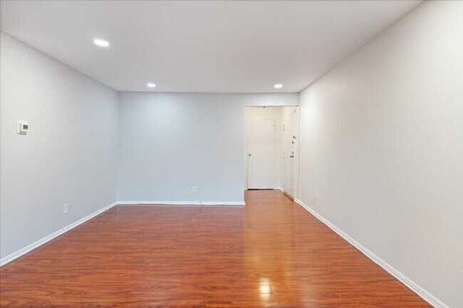 Building Photo - 4000 Gypsy Ln