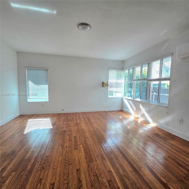 Building Photo - 7936 Harding Ave