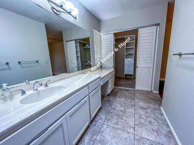 Building Photo - 2bd townhouse in Winterhaven