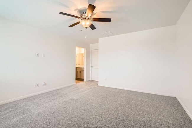 Building Photo - Spacious & Smart: Southern Highlands 4-Bed...