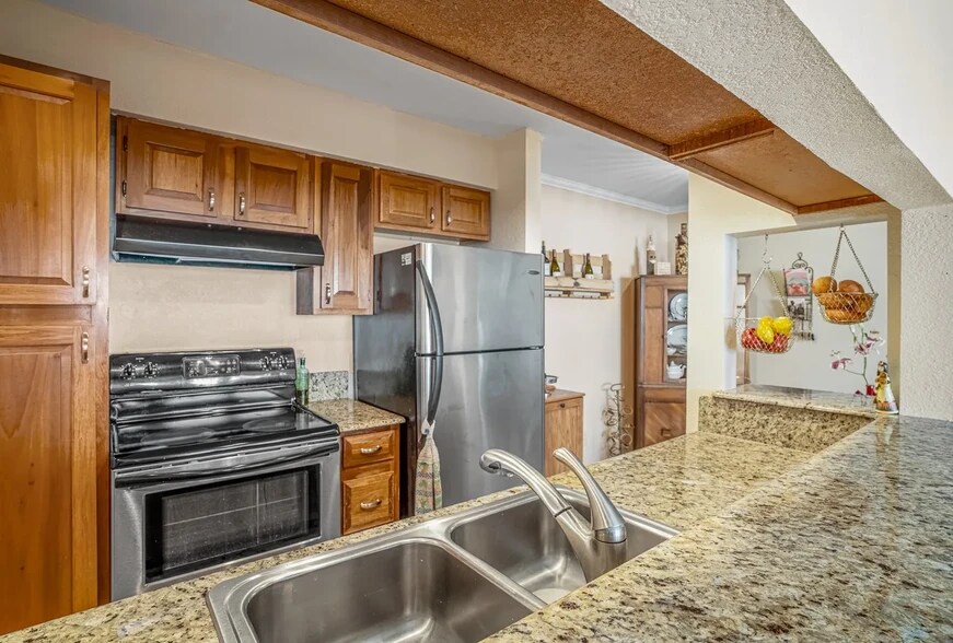 Kitchen - 2501 W Zia Rd