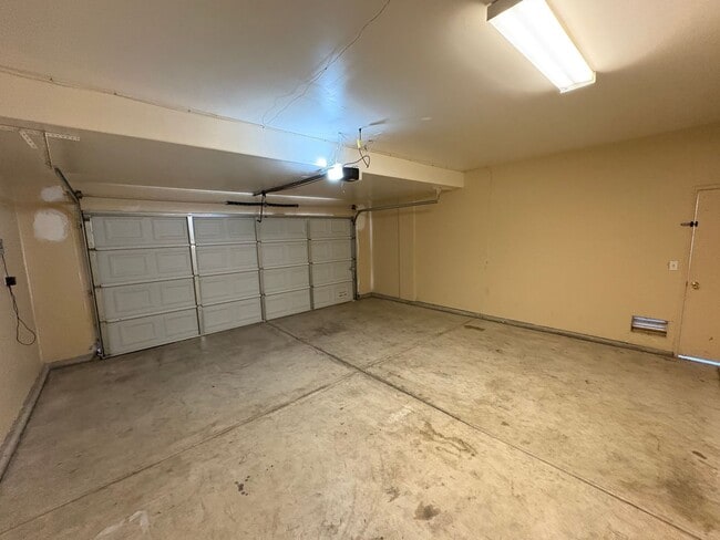 Building Photo - Two story home in SW Visalia coming soon!