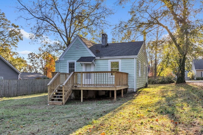 Building Photo - Beautifully Updated 2-Bedroom, 2-Bath Single-Level Home($1650/mo rent***)