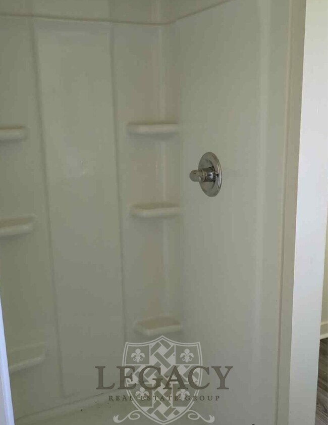 Building Photo - 312 Bowwood Dr