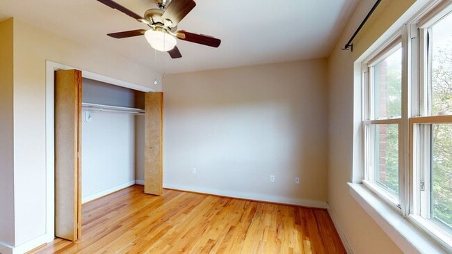 Building Photo - 2615 4th St NE