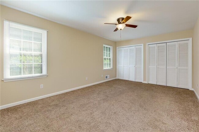 Building Photo - 2890 Carrollton Ct