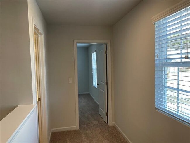 Building Photo - 240 Summerwood Ln