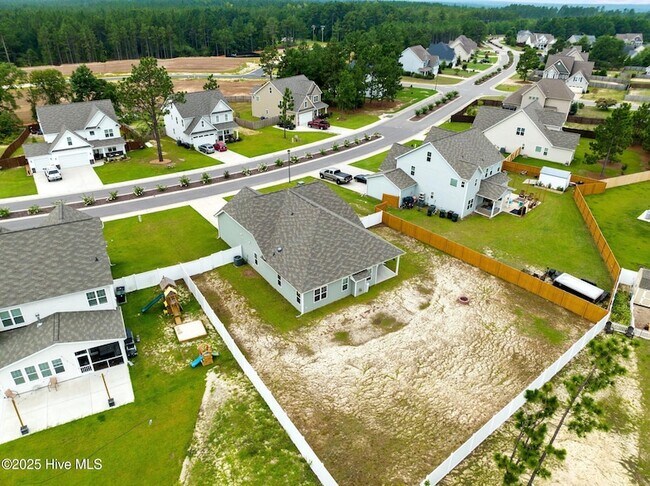 Building Photo - 129 Sandy Springs Rd