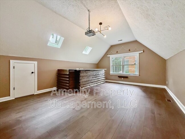 Building Photo - 11 Blacksmythe Ln
