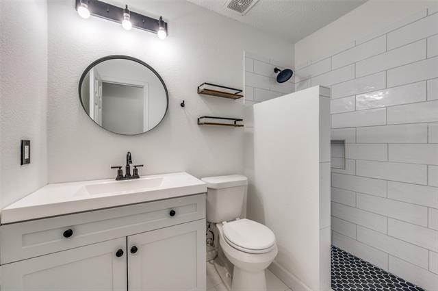 Building Photo - 2916 S Bend Dr