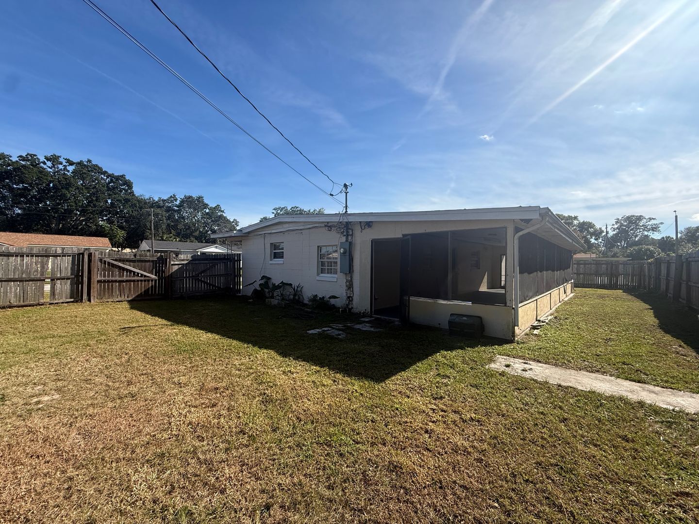 Building Photo - Altamonte Springs Gem! 3BR Home w/ Huge Screened Porch, Fenced Yard & Spacious Layout