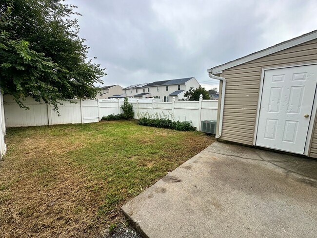 Building Photo - 206 Lighthouse Dr