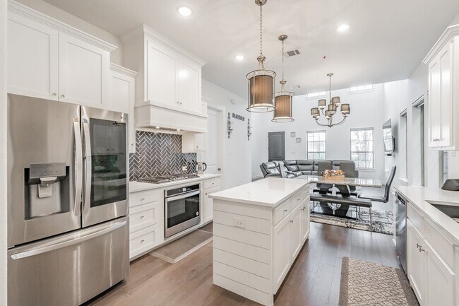 Building Photo - 248 Harbor Hills Dr