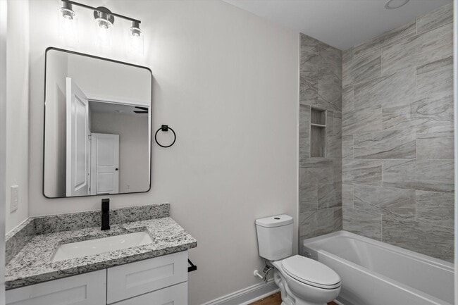 Building Photo - 1318 House St