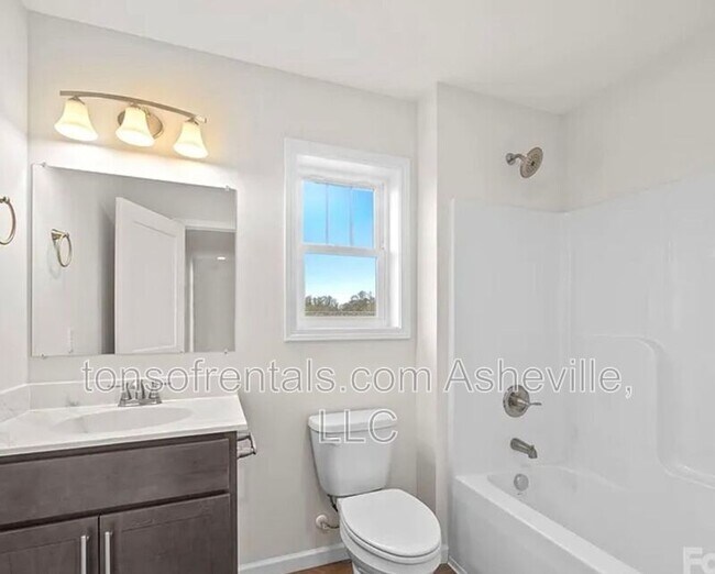 Building Photo - 7 Berry Crst Ln