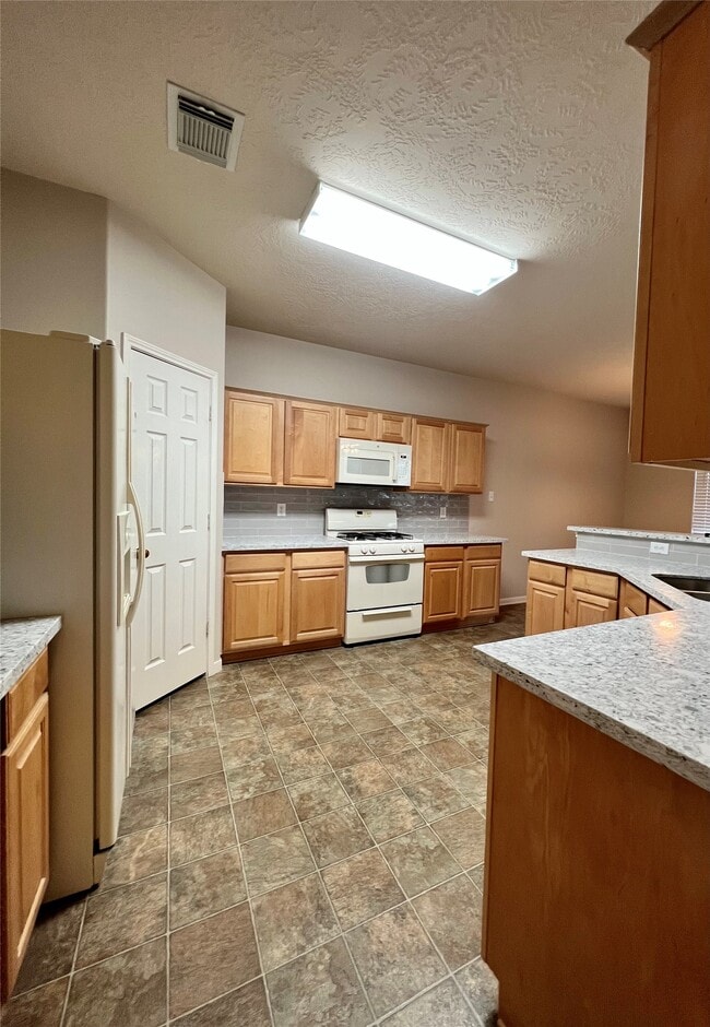 Building Photo - 7535 Park Bend Ln