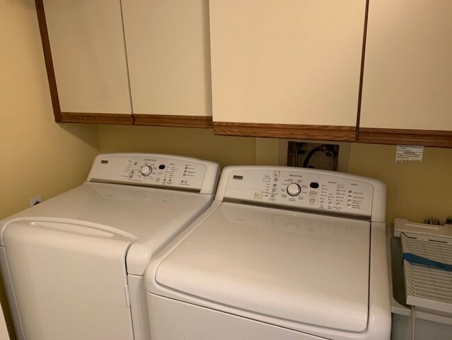 Building Photo - Welcome to River Woods!