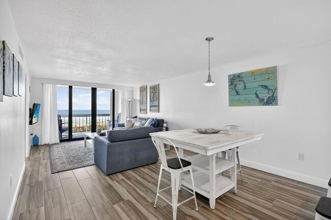 Building Photo - 9940 S Ocean Dr