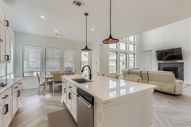 Building Photo - 134 Arcadian Ln
