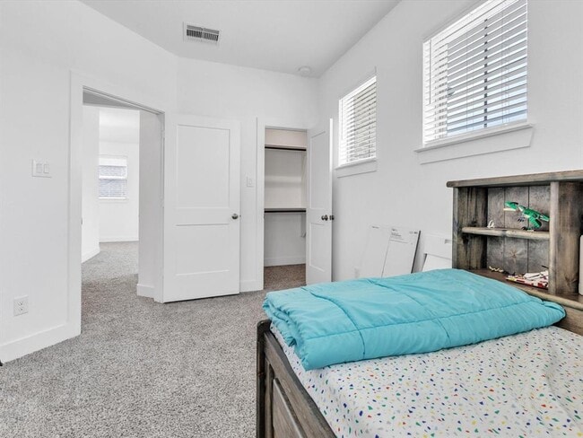 Building Photo - 10718 Hidden Rock Dr