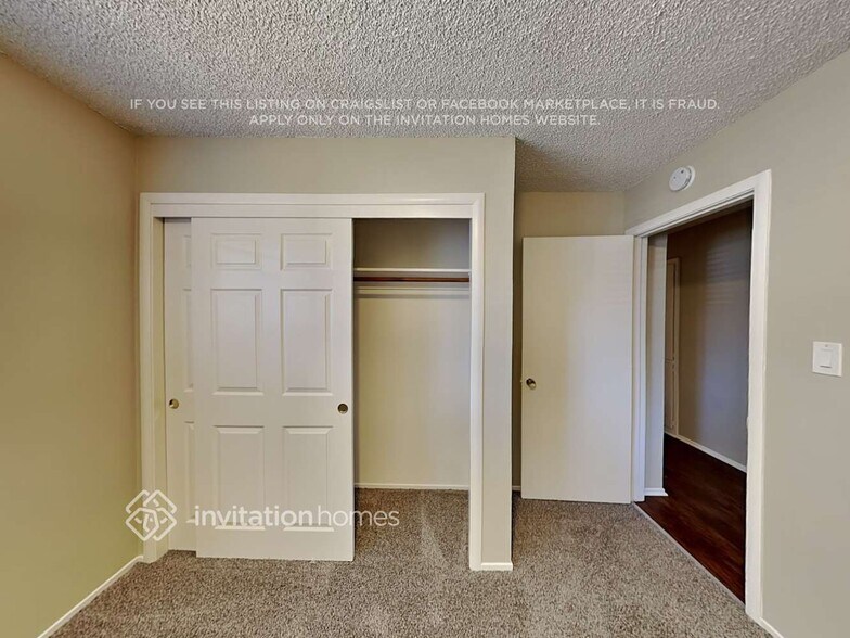 Building Photo - 2453 Aramon Dr