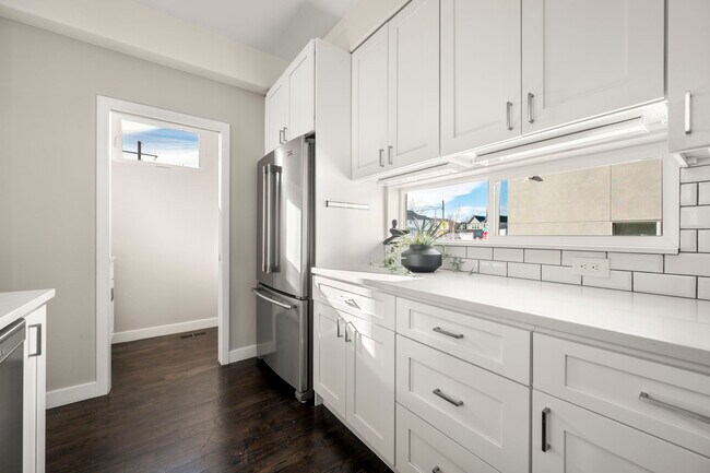 Building Photo - 1551 W 43rd Ave