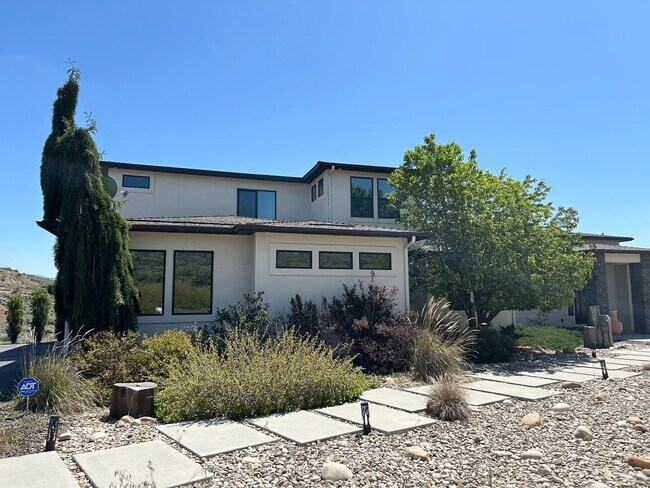 Building Photo - Luxury Living in StarView Estates - 4.98 A...