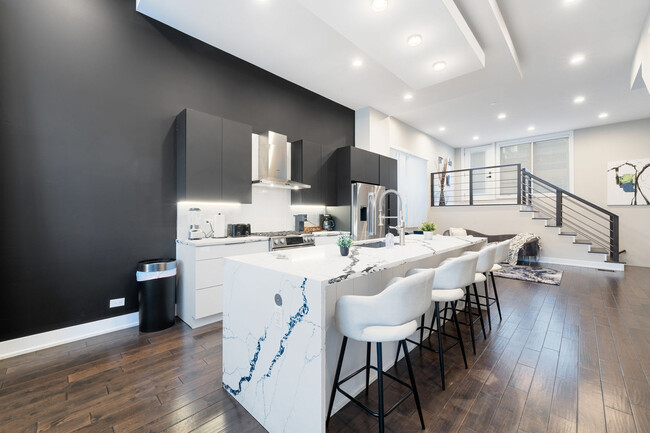 Building Photo - 2019 N Bingham St