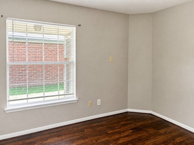 Building Photo - 7142 River Garden Dr