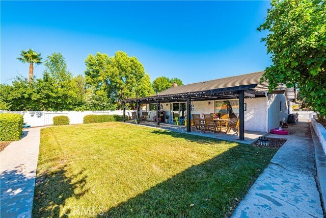 Building Photo - 23028 Canyon Lake Dr N