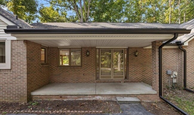 Building Photo - 28118 Forestbrook Dr