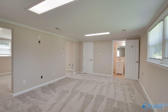 Building Photo - 211 Wingate Ave SW