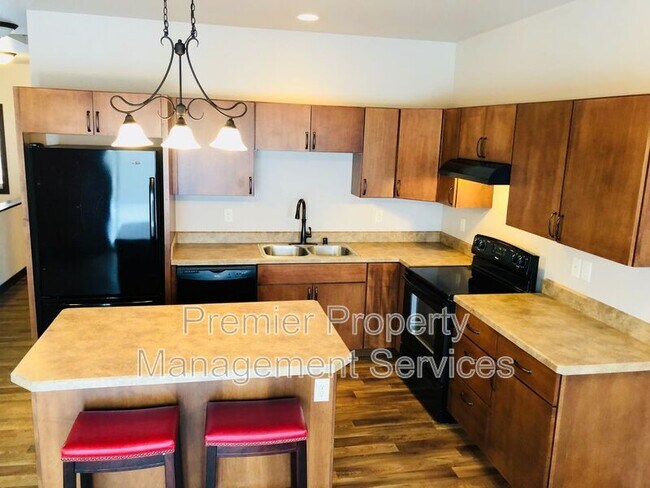 Building Photo - 2120 Rehberg Ln