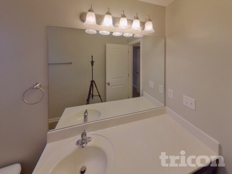 Building Photo - 1938 Falsetto Ln