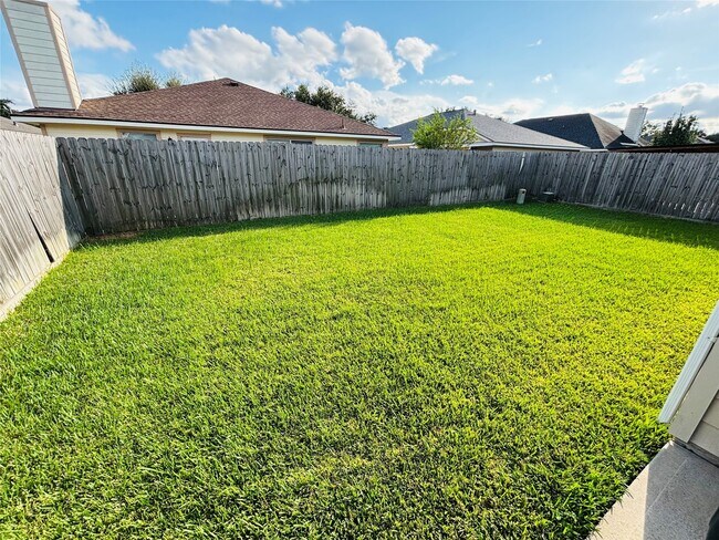 Building Photo - 17227 Lilac Vale Ct