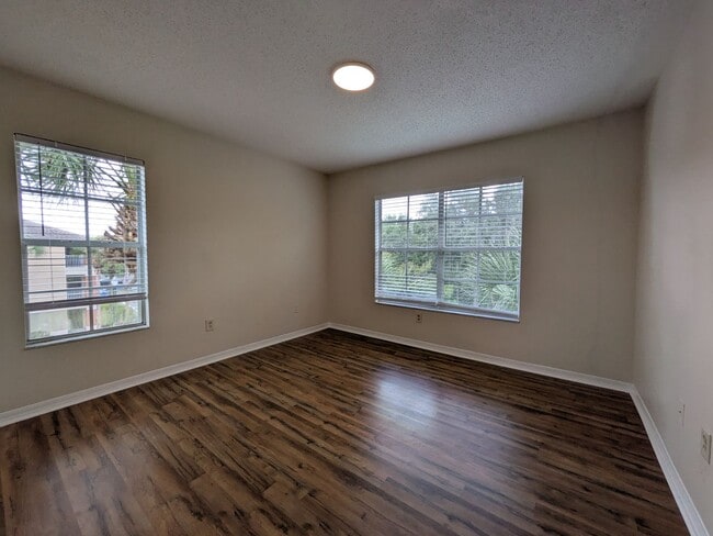 Building Photo - 3/2 Condo, Villas at Lakeside in Oveido