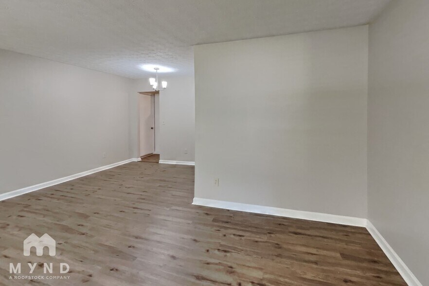 Building Photo - 5631 Regency Manor Ct