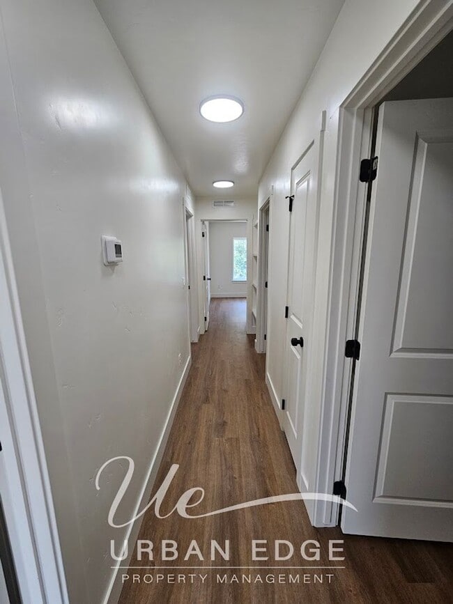 Building Photo - 3 bed, 2.5 bath PLUS a garage townhomes in Mountain Home - 11 minutes to AFB