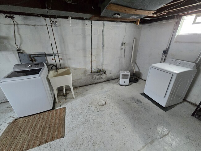 Building Photo - 232 Nichols Ave