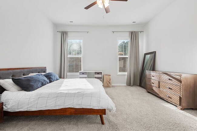 Building Photo - Stunning 4 Bed, 3 Bath Home in Durham!