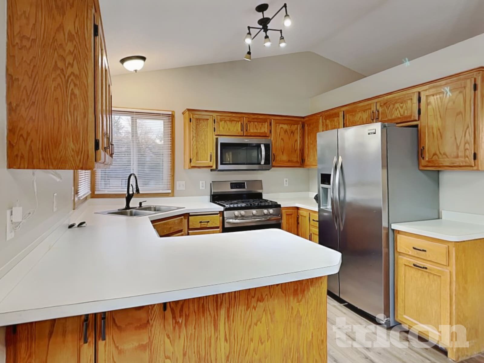 Building Photo - 1500 Powell St N