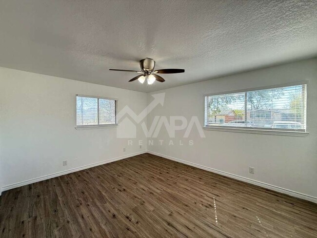 Building Photo - 317 E Lindbergh Blvd