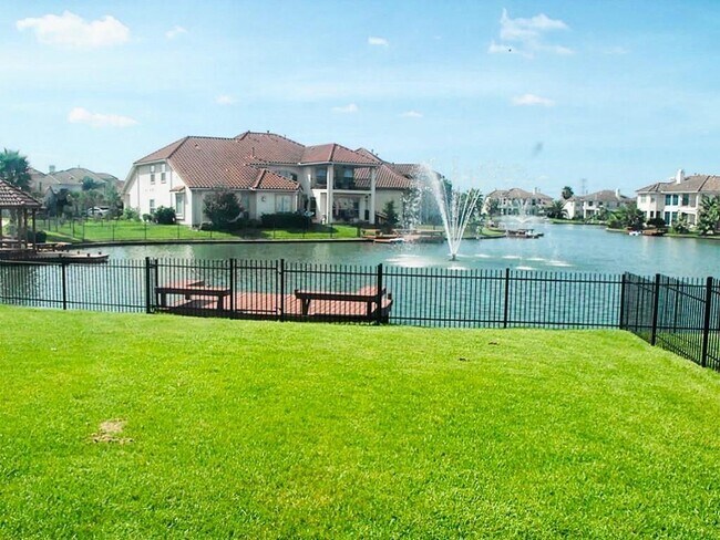 Building Photo - 11914 Newport Shore Dr