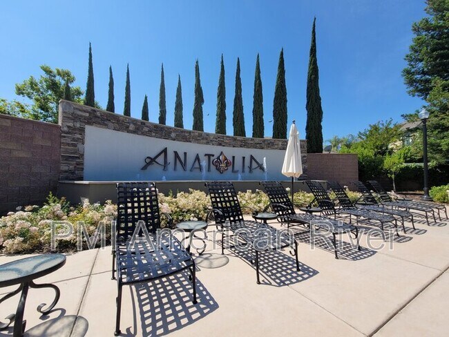 Building Photo - 708 Gentle Breeze Wy