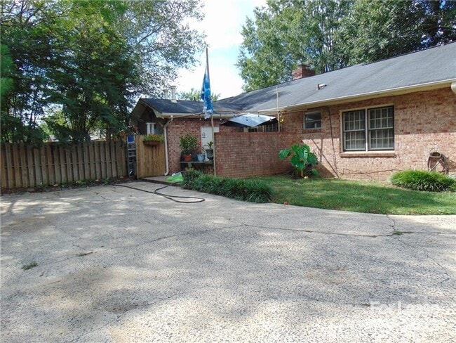 Building Photo - 3312 Circles End Cir