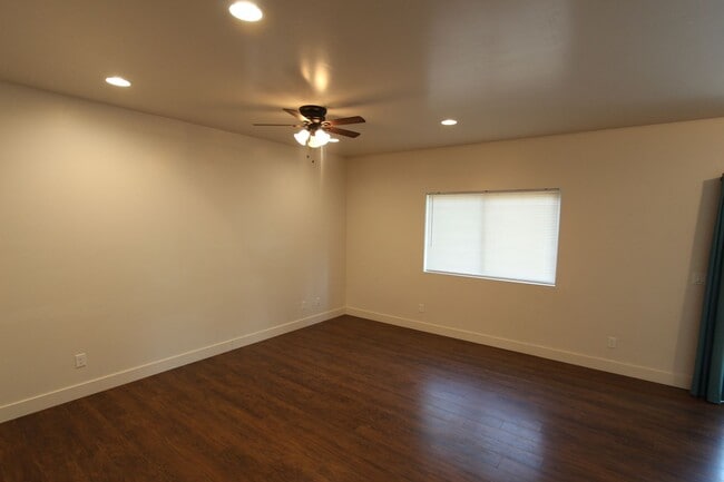 Building Photo - $500 OFF THE FIRST MONTHS RENT! Home in Mo...