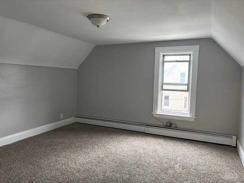 Building Photo - 27 Trull St