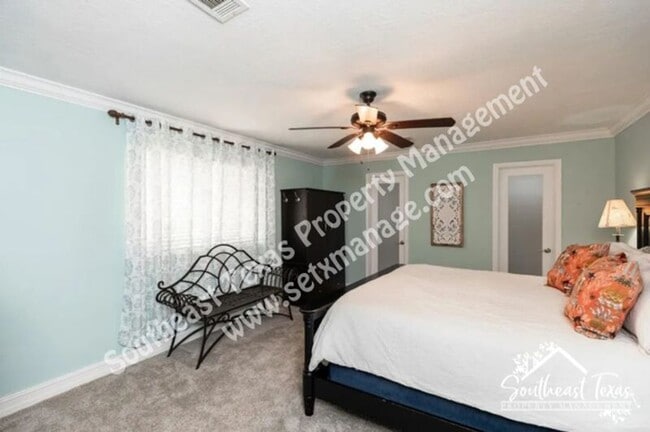 Building Photo - 6030 Zenith St